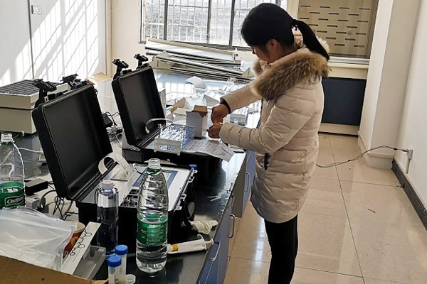 湖南新化县农副产品批发市场配备食品安全快猫视频在线仪